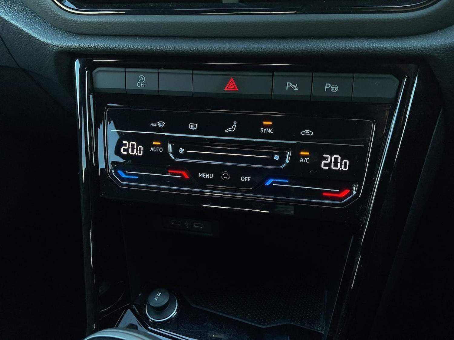 Used Volkswagen T-Roc 2023 for sale - 76347025: Photo 12