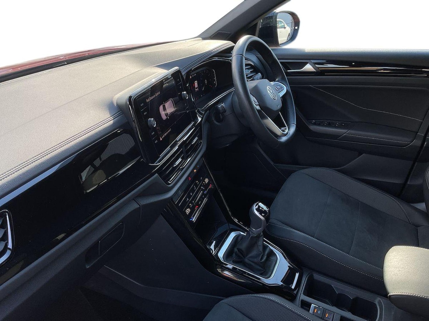 Used Volkswagen T-Roc 2023 for sale - 76347025: Photo 7