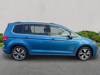 Used Volkswagen Touran 2020 for sale - 76892117: Photo