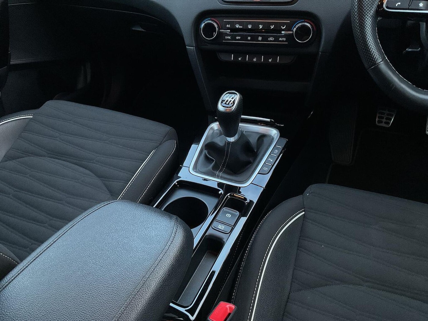 Used Kia XCeed 2023 for sale - 76643650: Photo 13