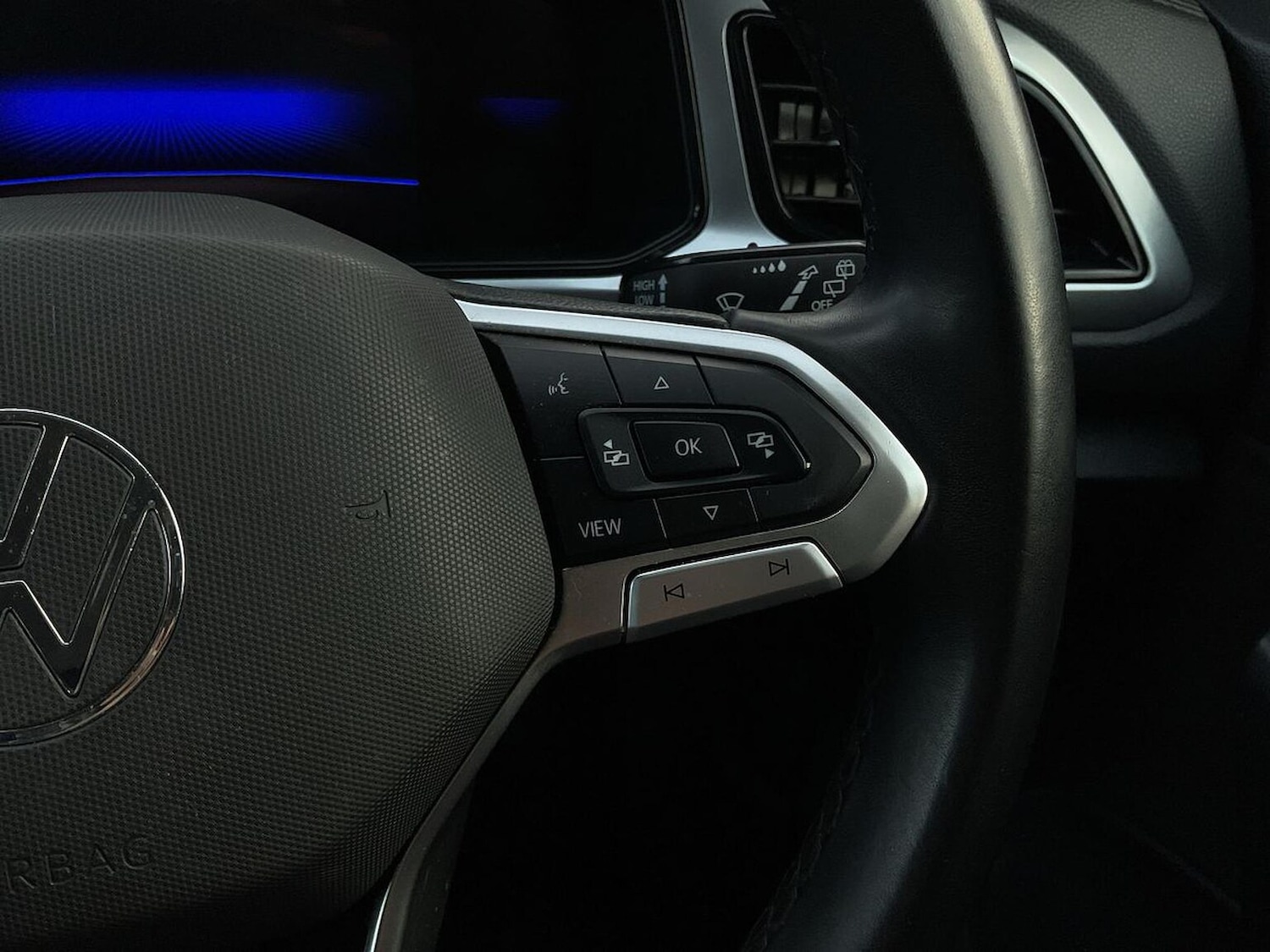 Used Volkswagen T-Roc 2024 for sale - 76396967: Photo 21