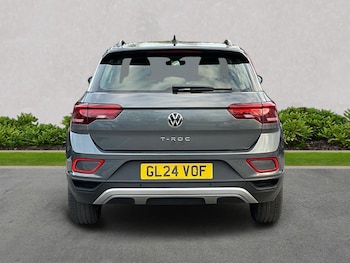 Used Volkswagen T-Roc 2024 for sale - 76396967: Photo
