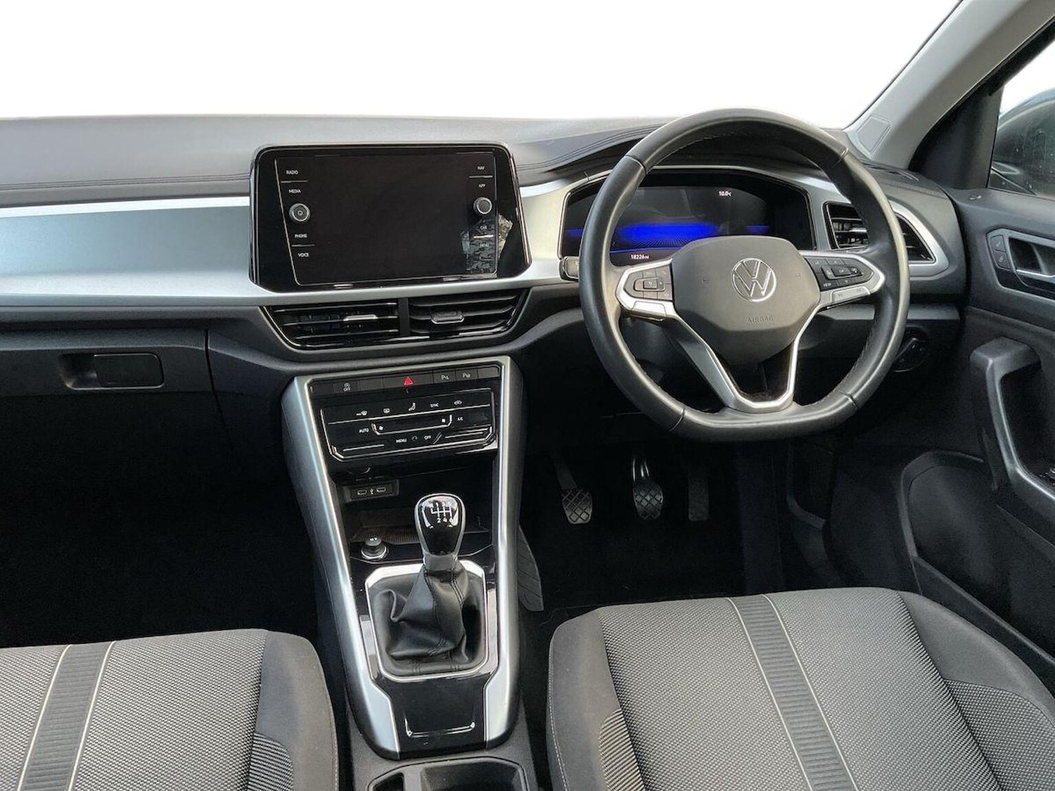 Used Volkswagen T-Roc 2024 for sale - 76396967: Photo 8