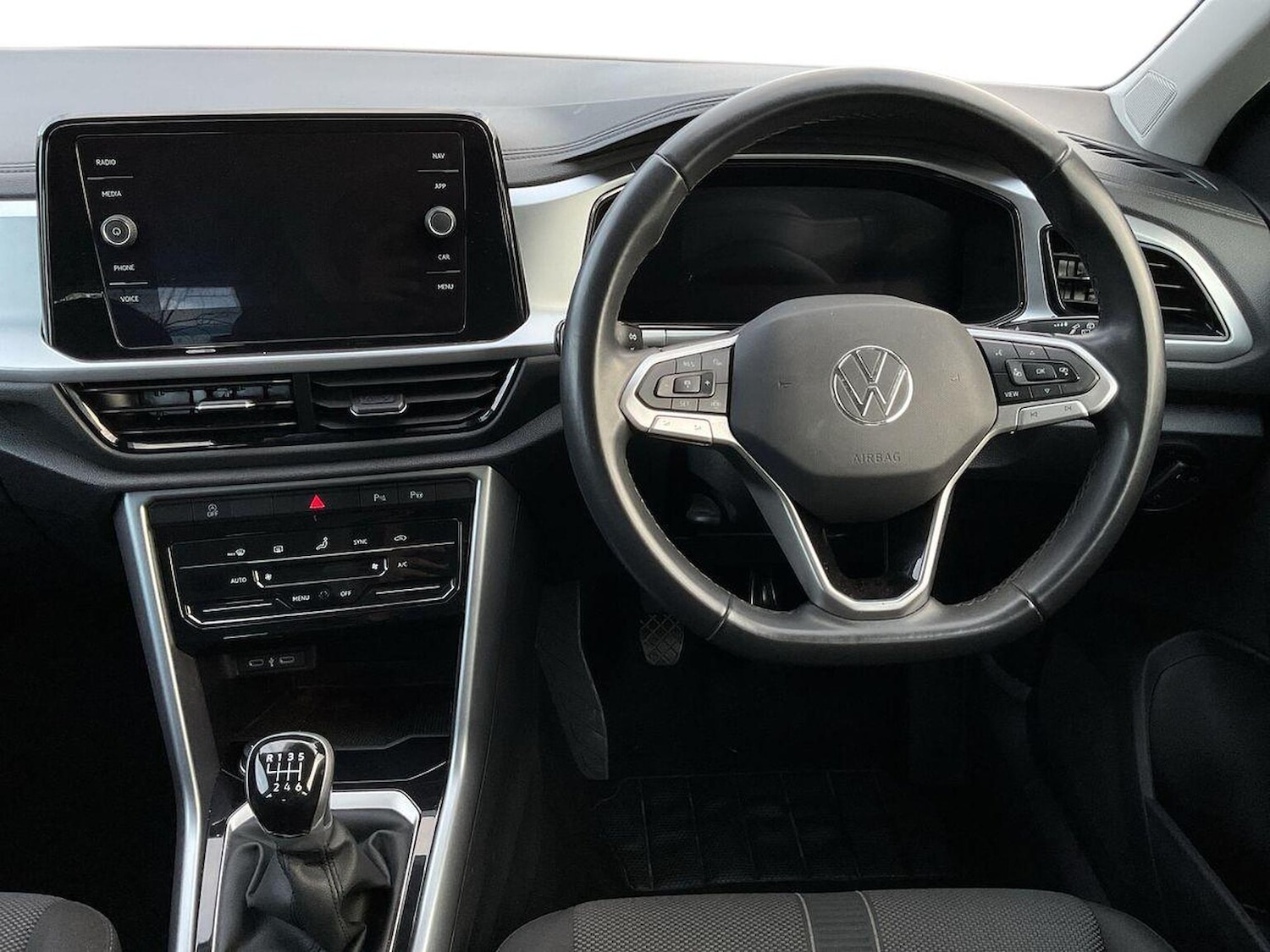 Used Volkswagen T-Roc 2024 for sale - 76396967: Photo 9