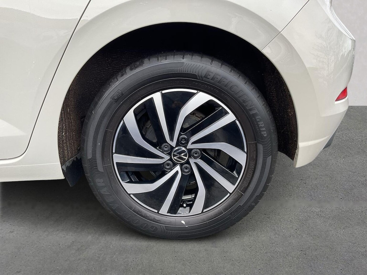 Used Volkswagen Polo 2023 for sale - 76924624: Photo 6