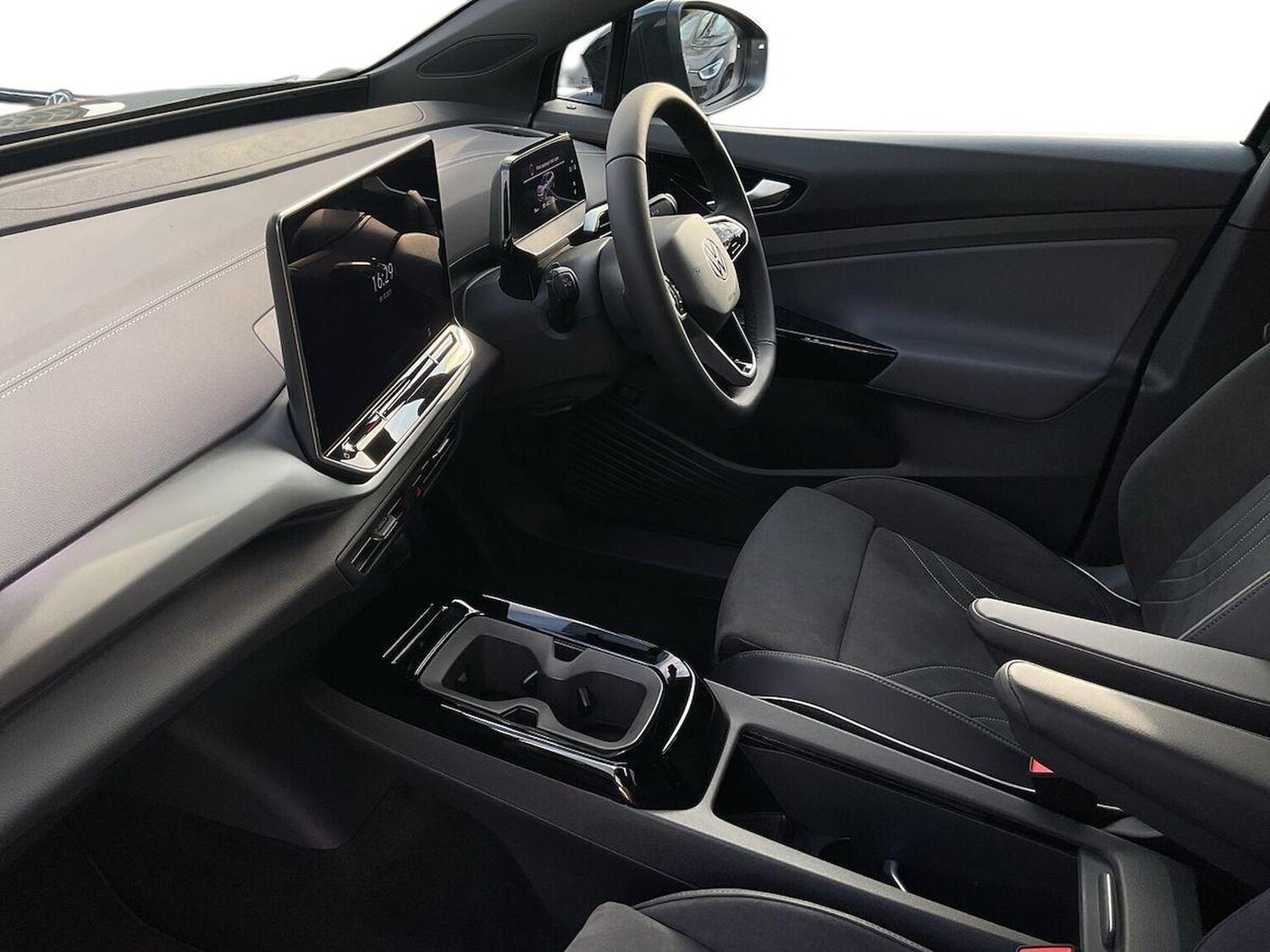 Used Volkswagen ID.4 2025 for sale - 76264365: Photo 7