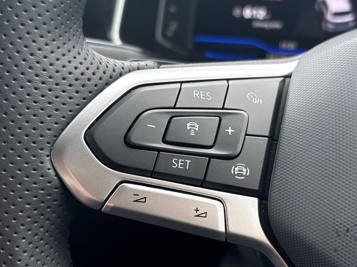 Used Volkswagen T-Roc 2025 for sale - 78194366: Photo 25