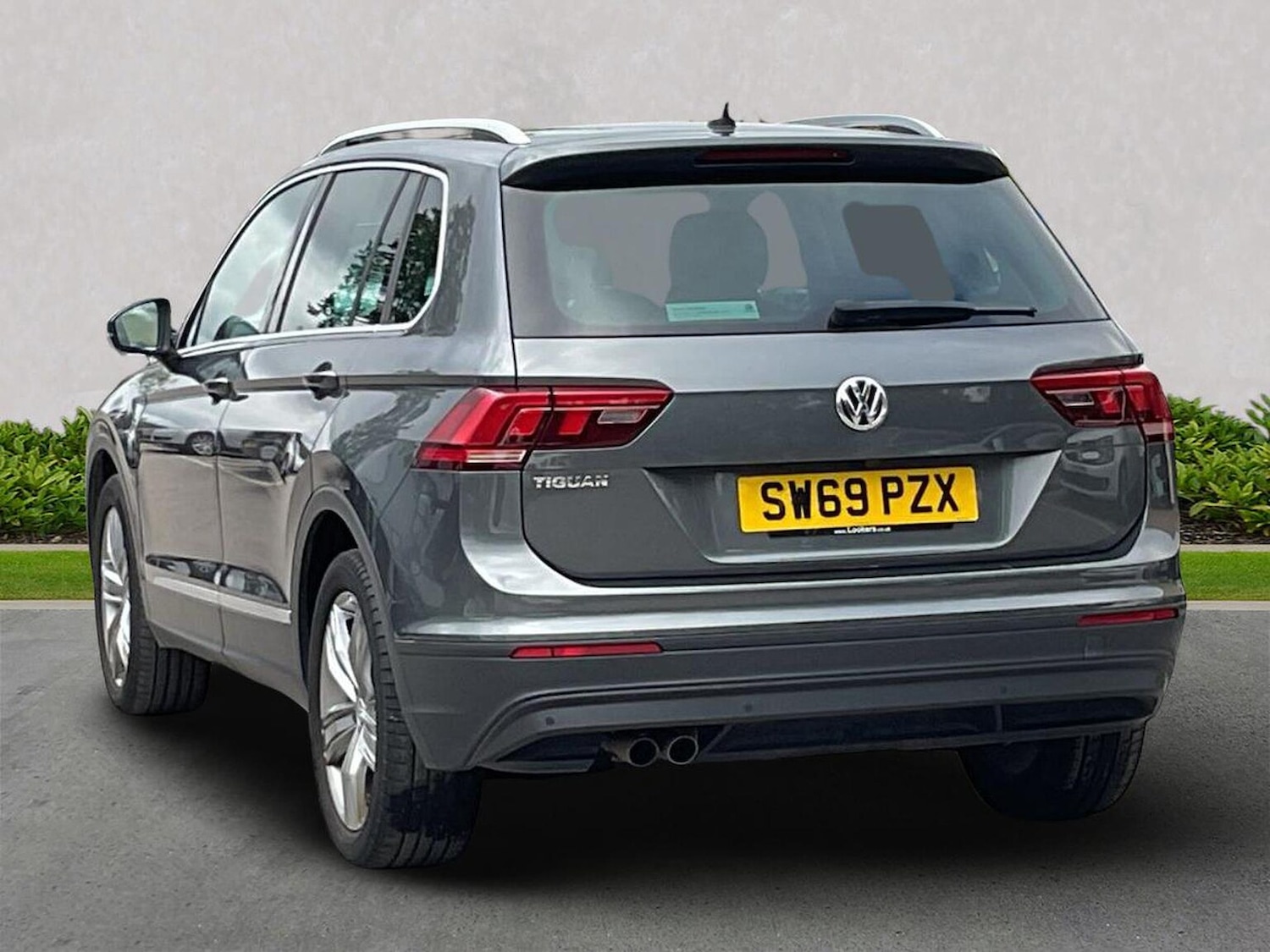 Used Volkswagen Tiguan 2020 for sale - 76497325: Photo 2