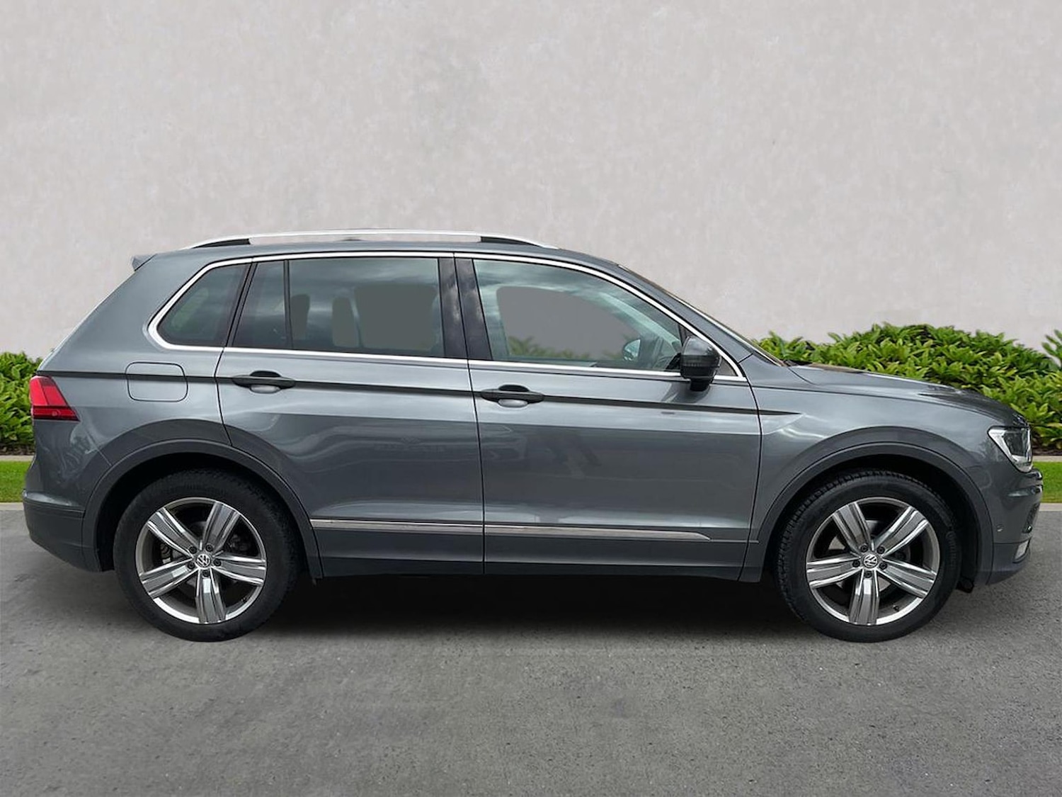 Used Volkswagen Tiguan 2020 for sale - 76497325: Photo 3