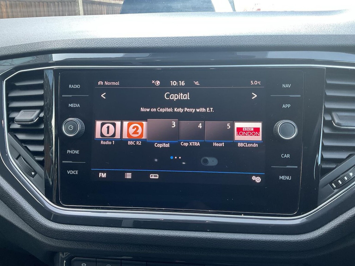 Used Volkswagen T-Roc 2019 for sale - 76837139: Photo 10