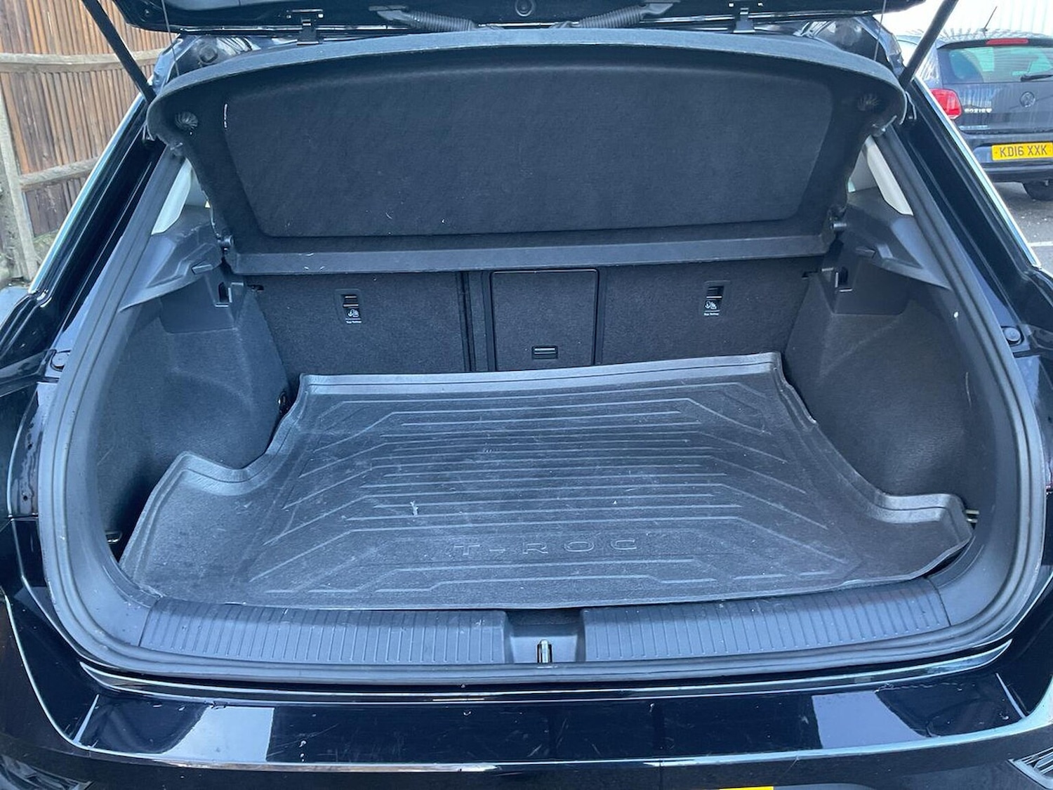 Used Volkswagen T-Roc 2019 for sale - 76837139: Photo 16