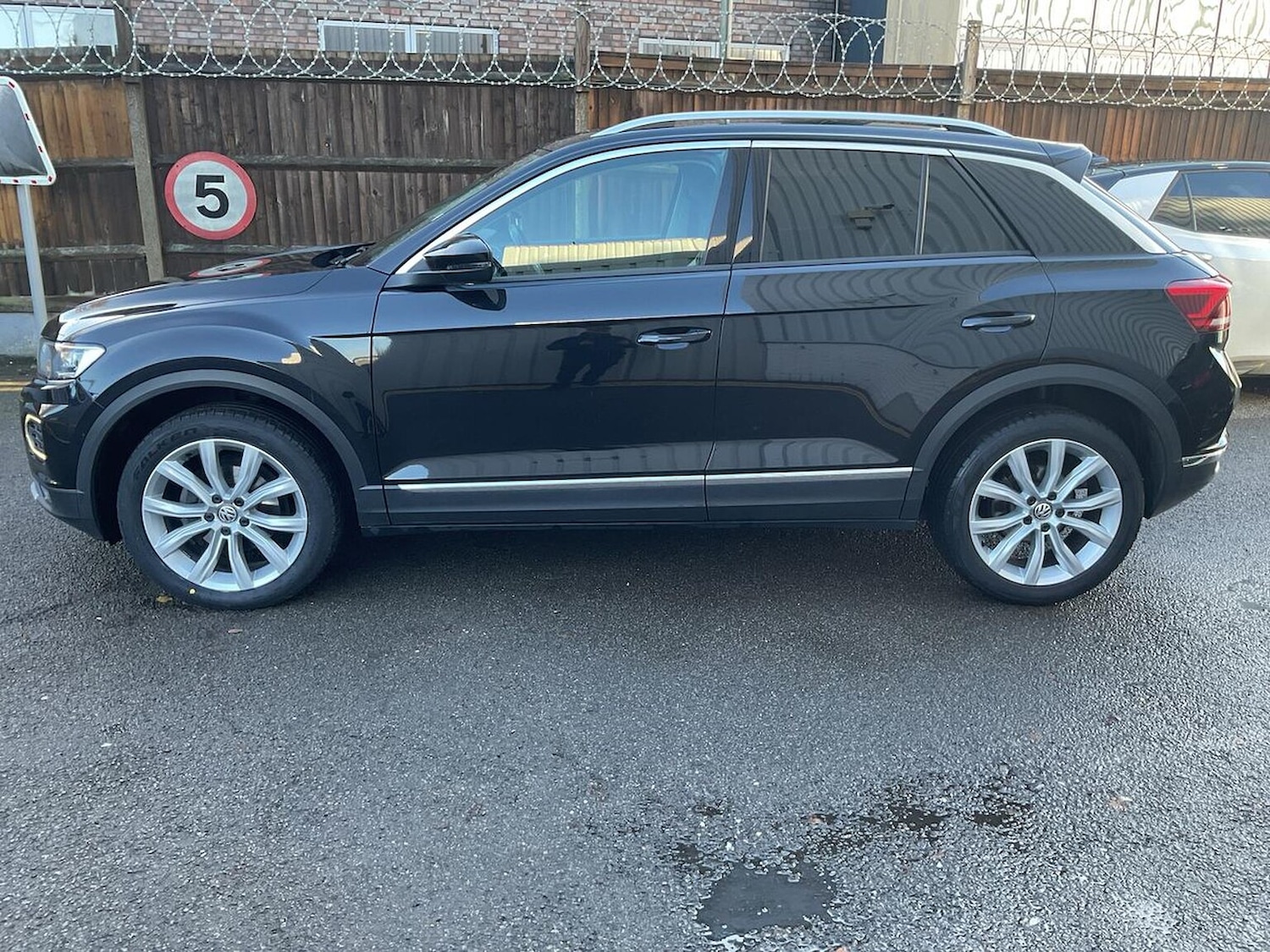 Used Volkswagen T-Roc 2019 for sale - 76837139: Photo 18