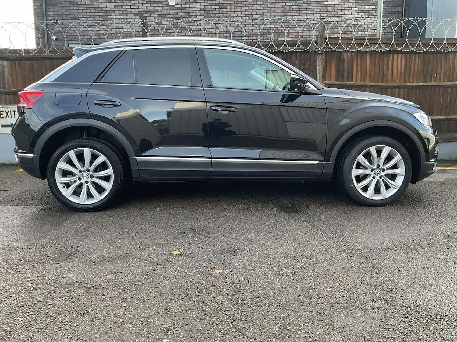 Used Volkswagen T-Roc 2019 for sale - 76837139: Photo 3