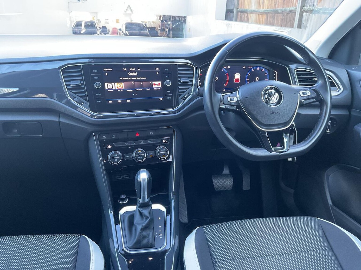 Used Volkswagen T-Roc 2019 for sale - 76837139: Photo 8