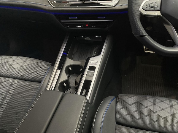 Used Volkswagen Passat 2024 for sale - 75505289: Photo 13