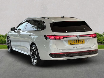 Used Volkswagen Passat 2024 for sale - 75505289: Photo