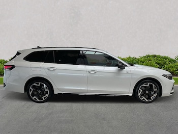 Used Volkswagen Passat 2024 for sale - 75505289: Photo