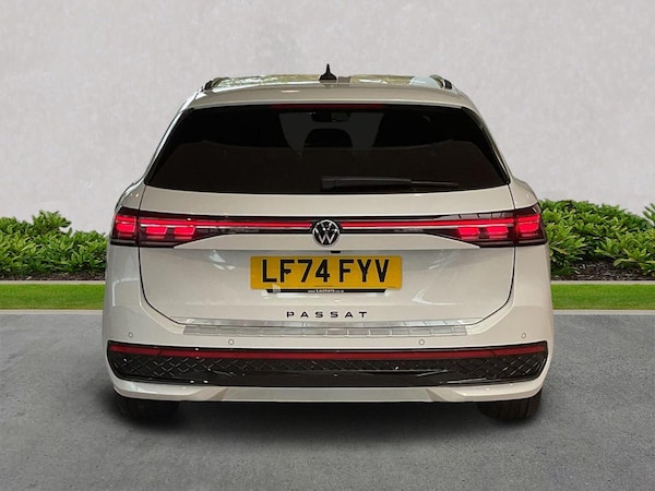 Used Volkswagen Passat 2024 for sale - 75505289: Photo 4
