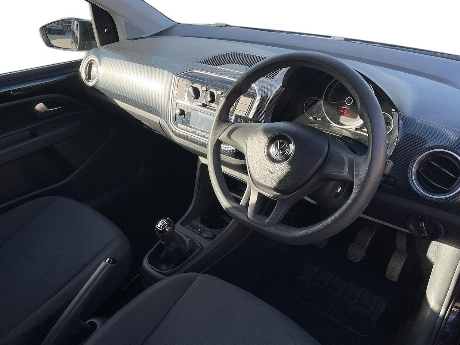 Used Volkswagen up! 2018 for sale - 76605610: Photo 15