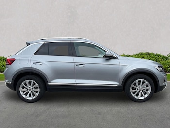 Used Volkswagen T-Roc 2025 for sale - 76249742: Photo 3
