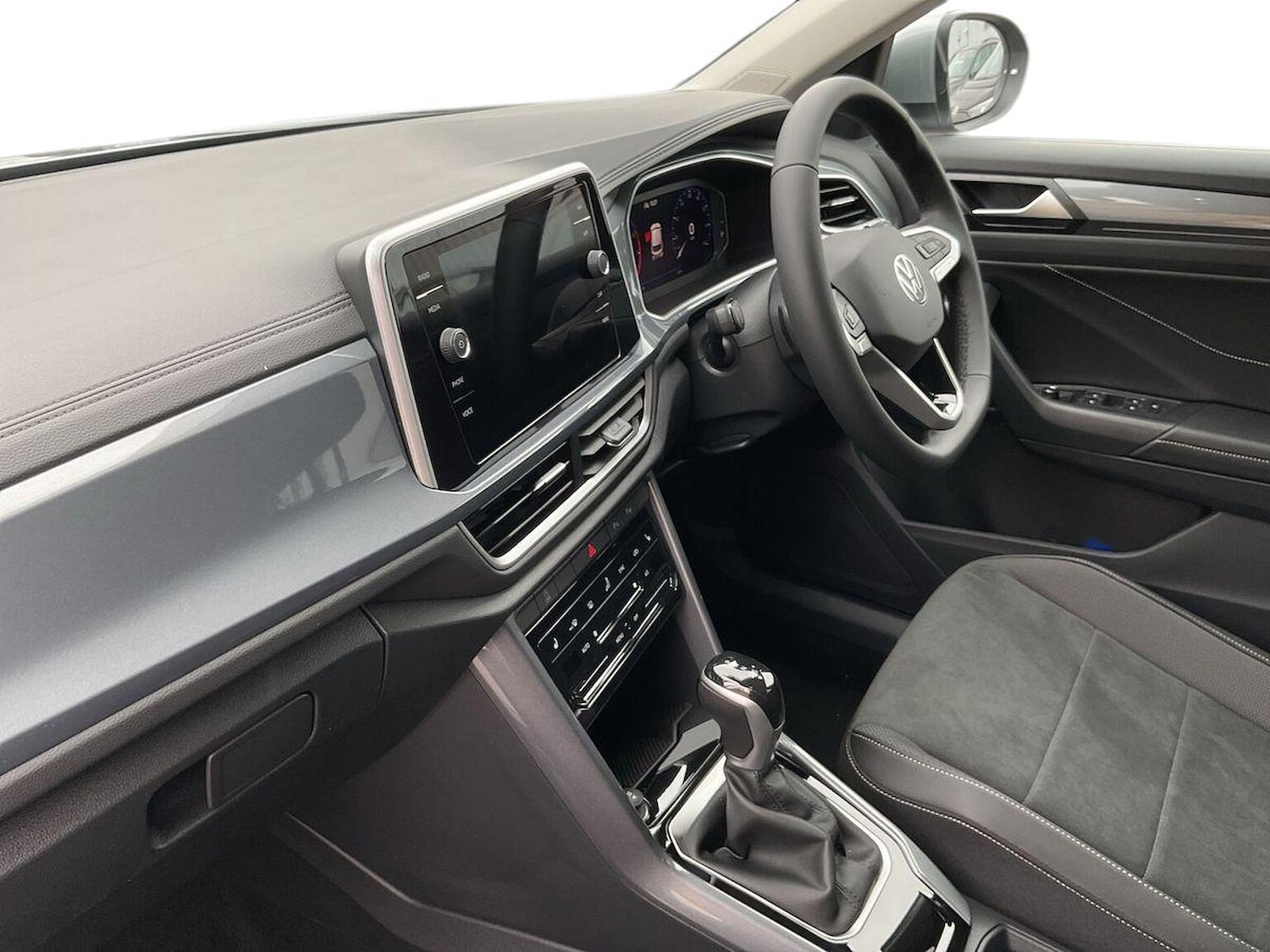 Used Volkswagen T-Roc 2025 for sale - 76249742: Photo 7