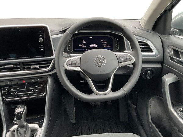 Used Volkswagen T-Roc 2025 for sale - 76249742: Photo 9
