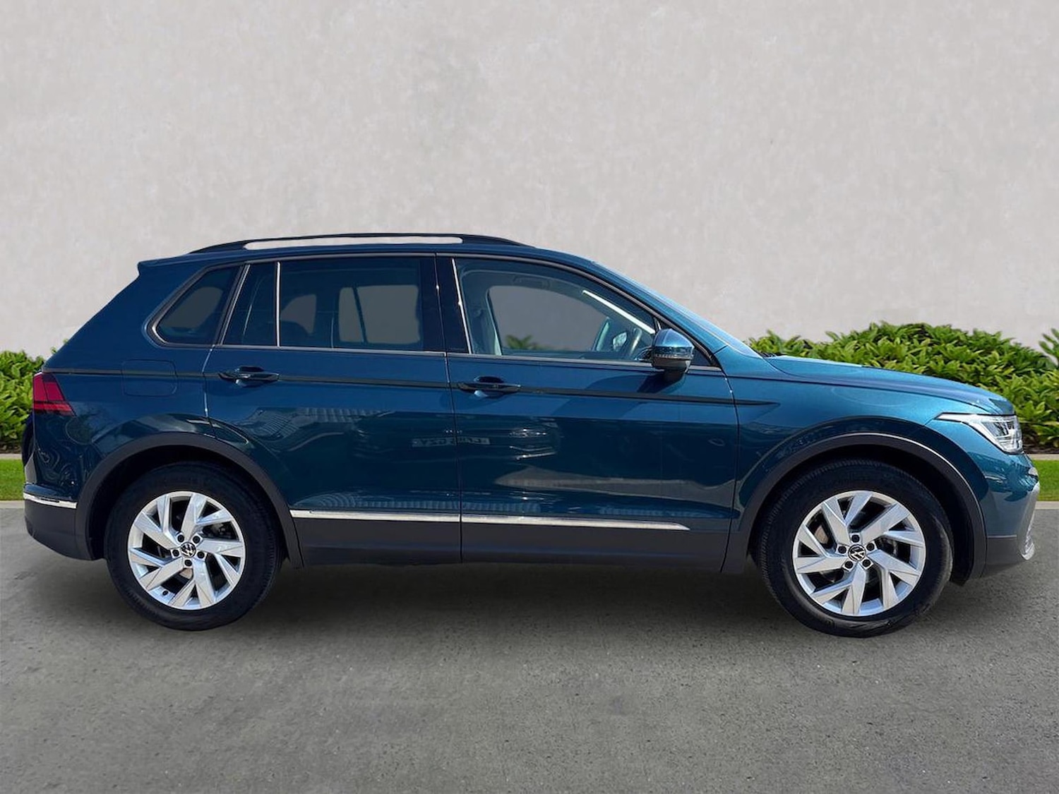Used Volkswagen Tiguan 2023 for sale - 78194367: Photo 3