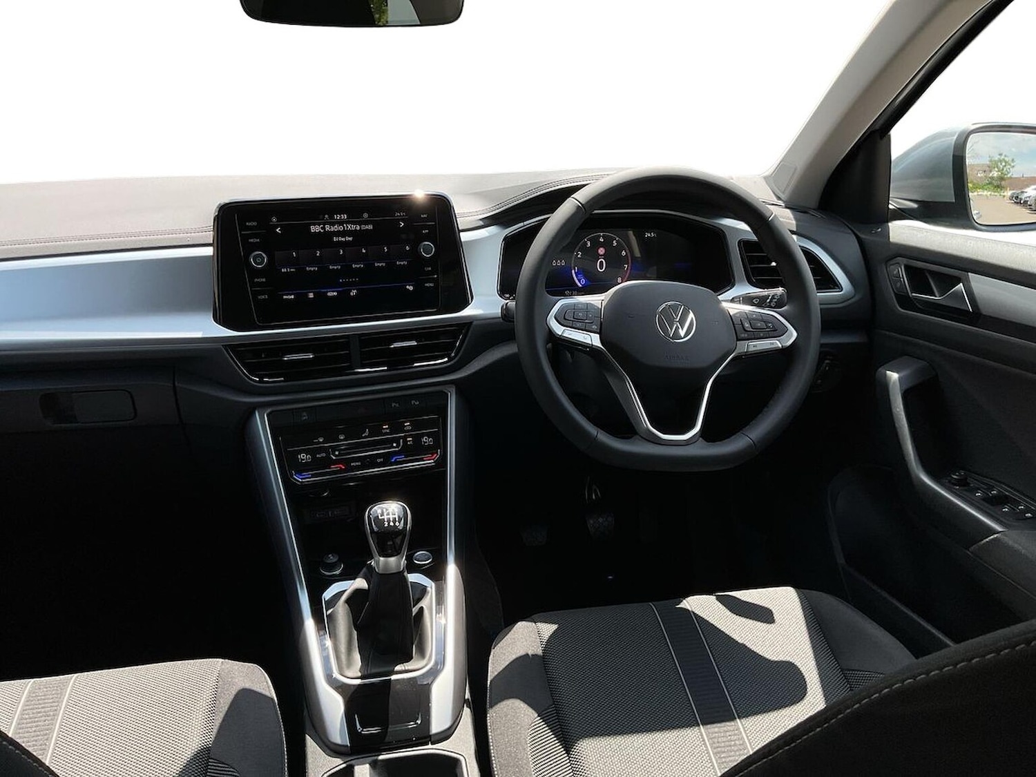 Used Volkswagen T-Roc 2025 for sale - 76159546: Photo 8