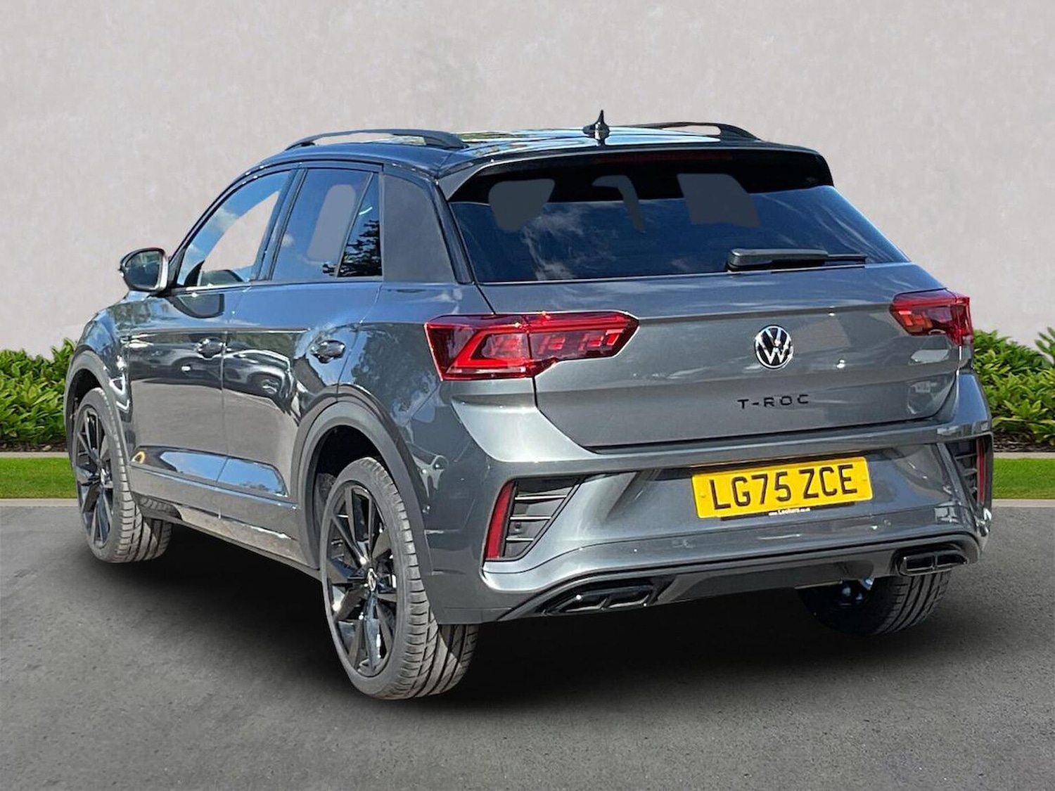 Used Volkswagen T-Roc 2025 for sale - 77542511: Photo 2