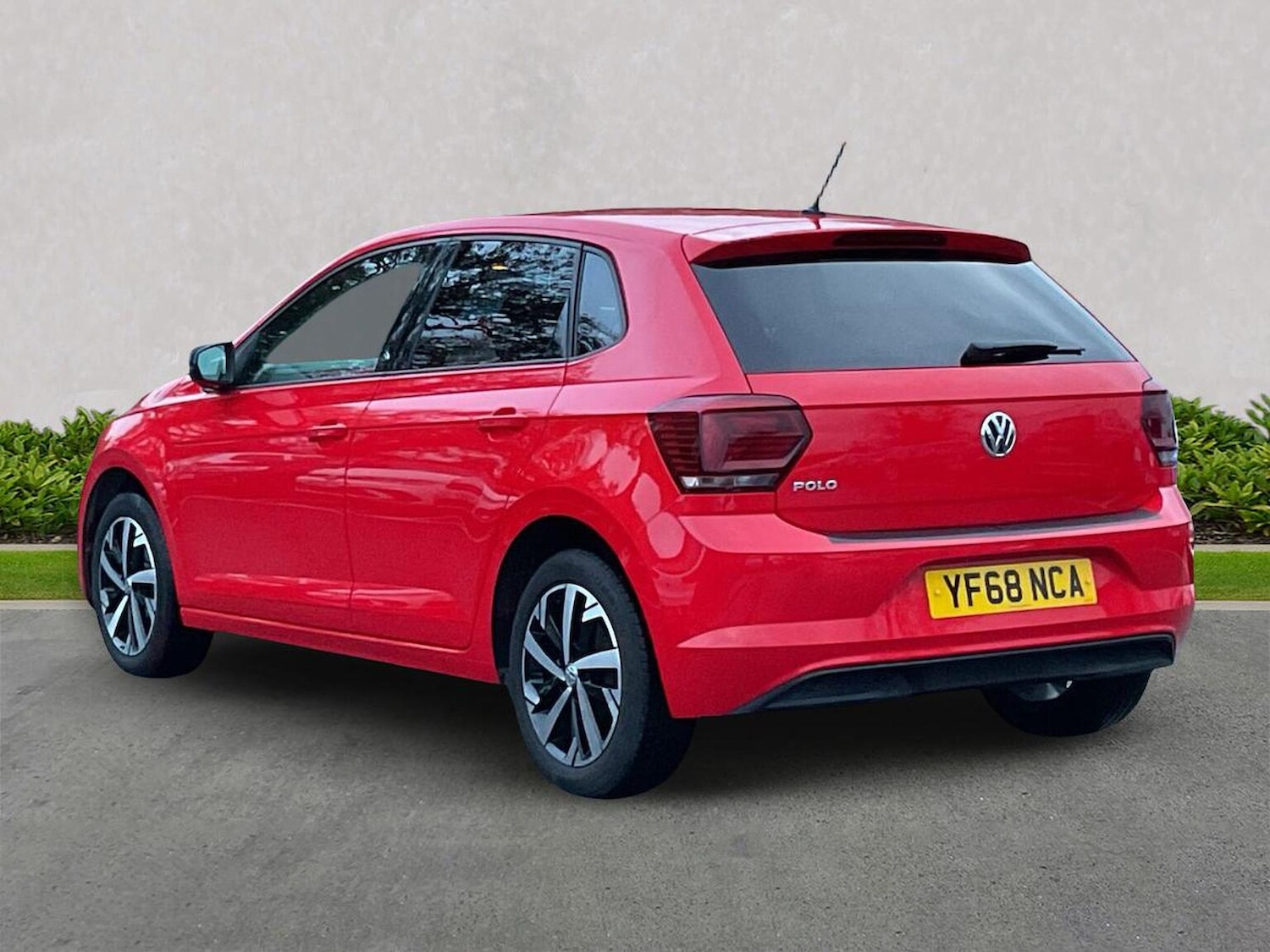 Used Volkswagen Polo 2018 for sale - 76526120: Photo 2