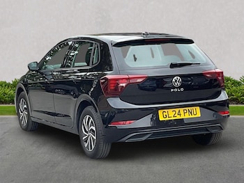 Used Volkswagen Polo 2024 for sale - 76264368: Photo 2