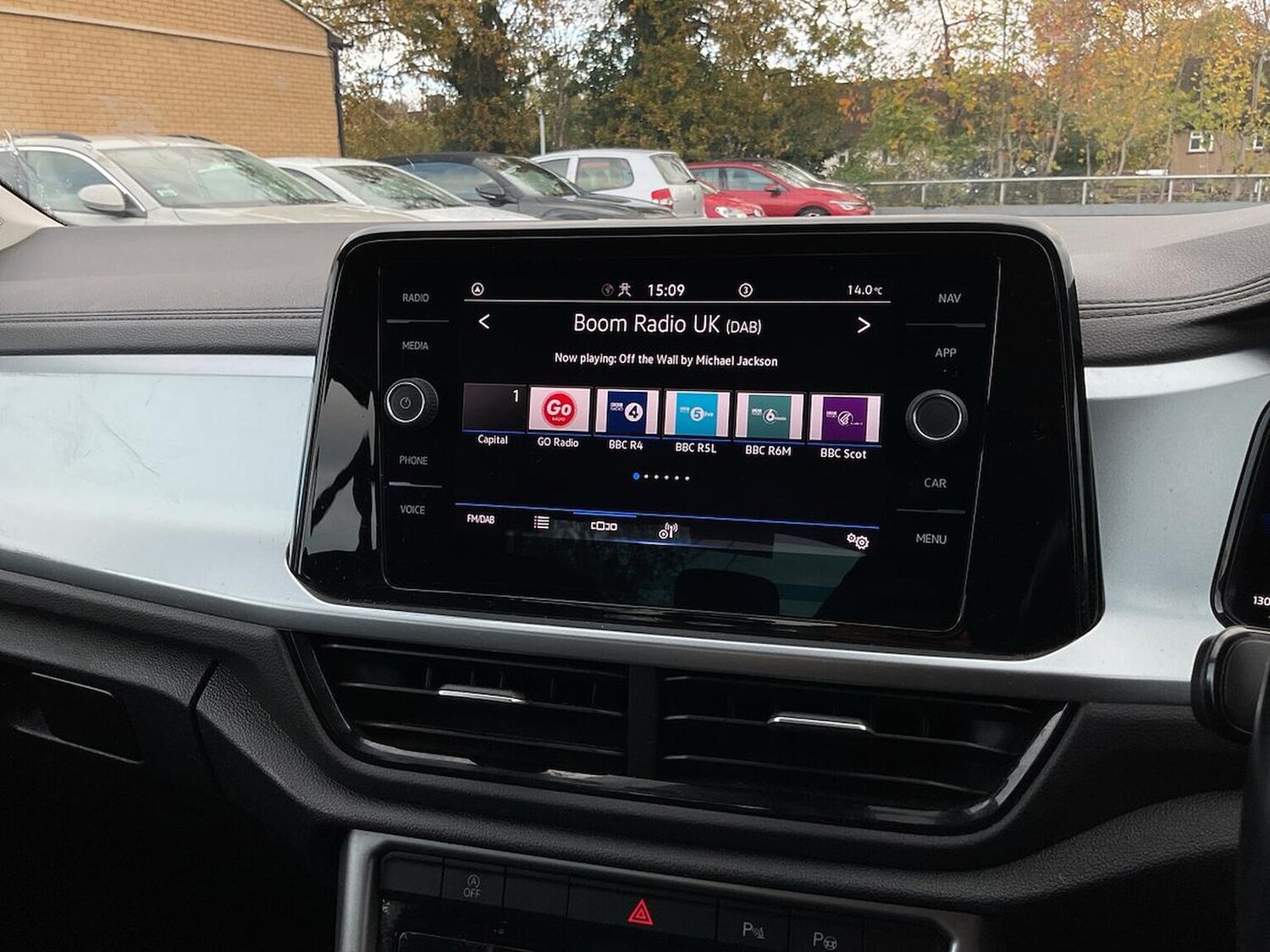 Used Volkswagen T-Roc 2022 for sale - 76526116: Photo 11