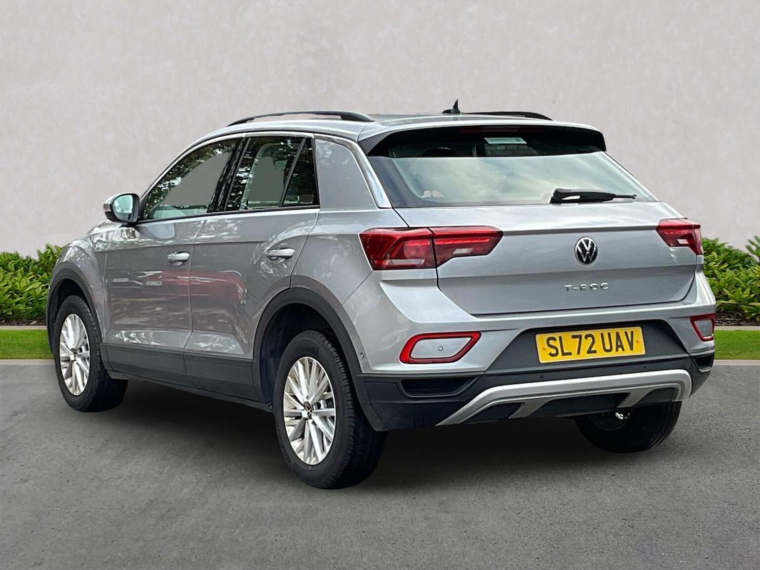 Used Volkswagen T-Roc 2022 for sale - 76526116: Photo 2