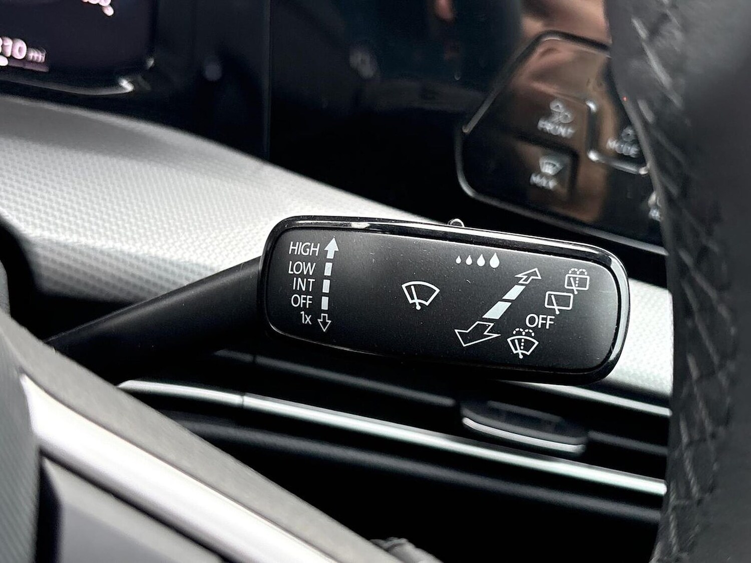 Used Volkswagen Golf 2025 for sale - 78194516: Photo 26