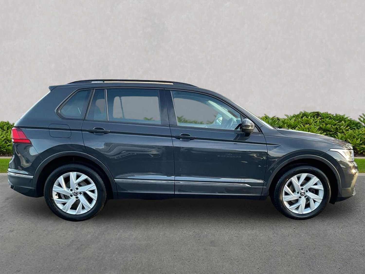 Used Volkswagen Tiguan 2022 for sale - 76831971: Photo 3