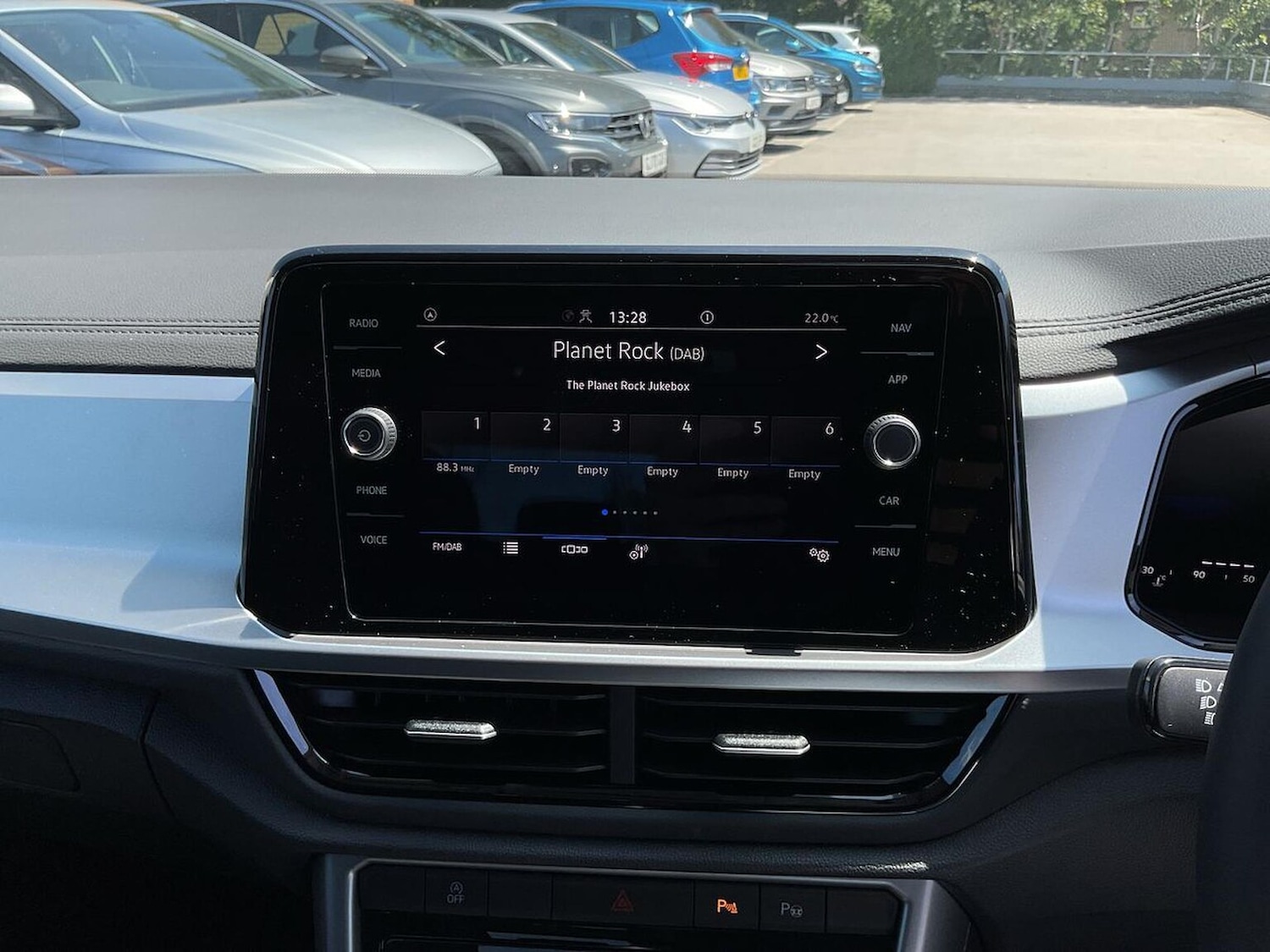 Used Volkswagen T-Roc 2025 for sale - 76159548: Photo 11