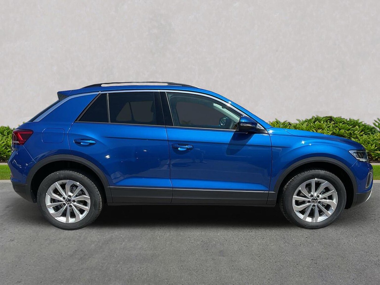 Used Volkswagen T-Roc 2025 for sale - 76159548: Photo 3