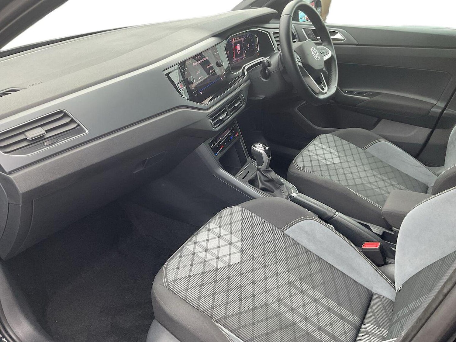 Used Volkswagen Polo 2024 for sale - 76982915: Photo 7