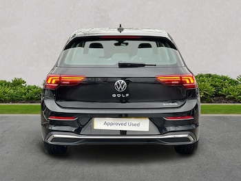 Used Volkswagen Golf 2025 for sale - 76924633: Photo