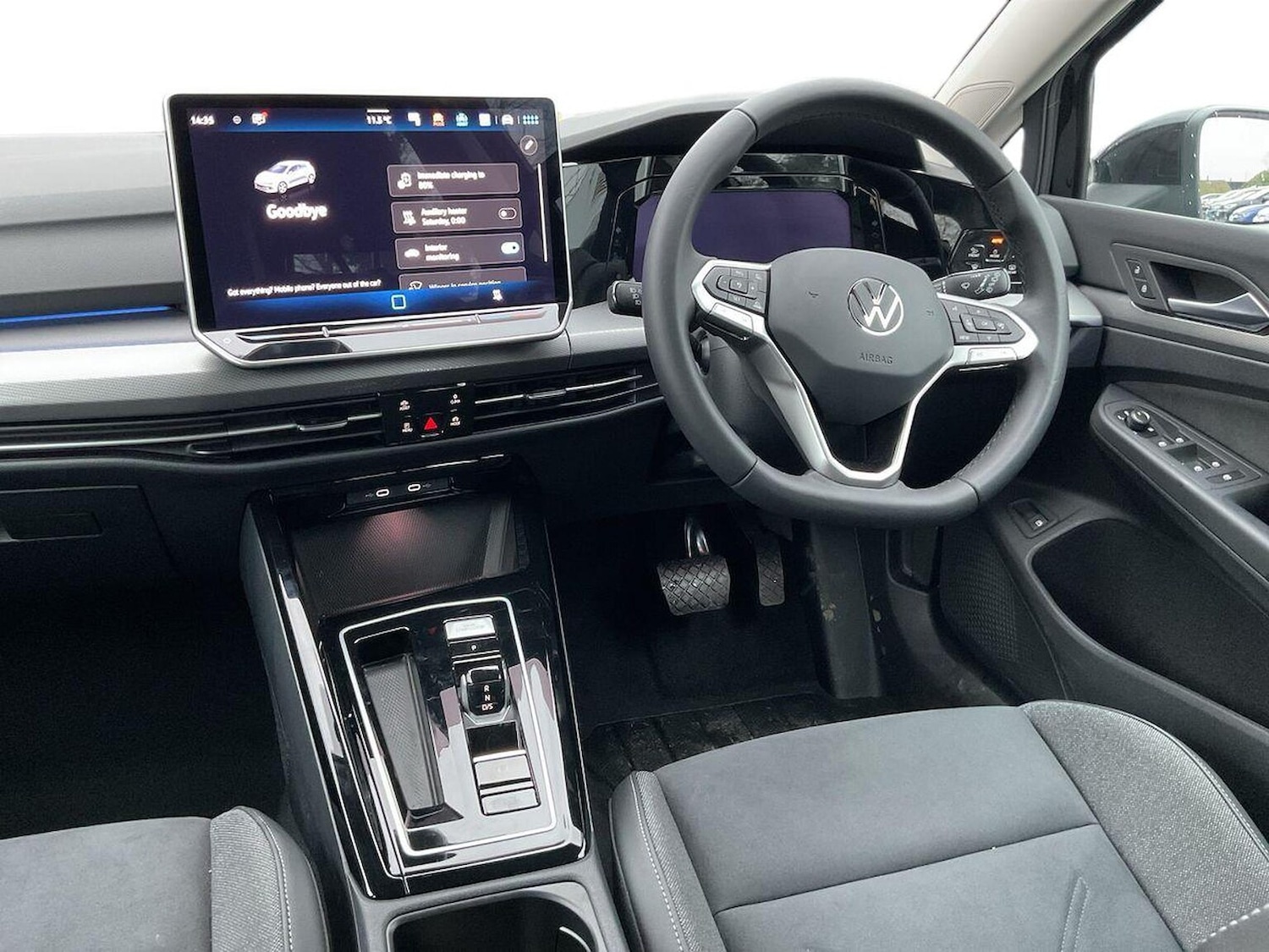 Used Volkswagen Golf 2025 for sale - 76924633: Photo 9