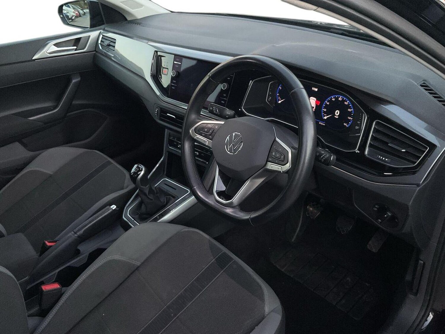 Used Volkswagen Polo 2024 for sale - 76613633: Photo 15