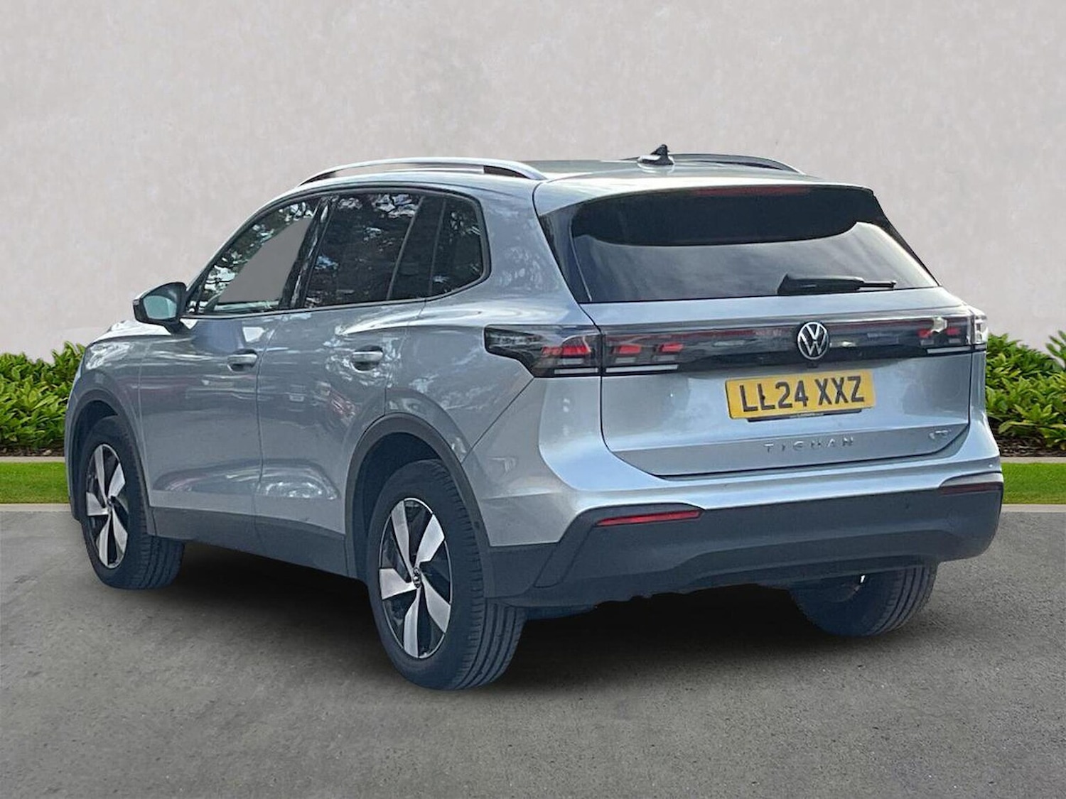 Used Volkswagen Tiguan 2024 for sale - 76555448: Photo 2