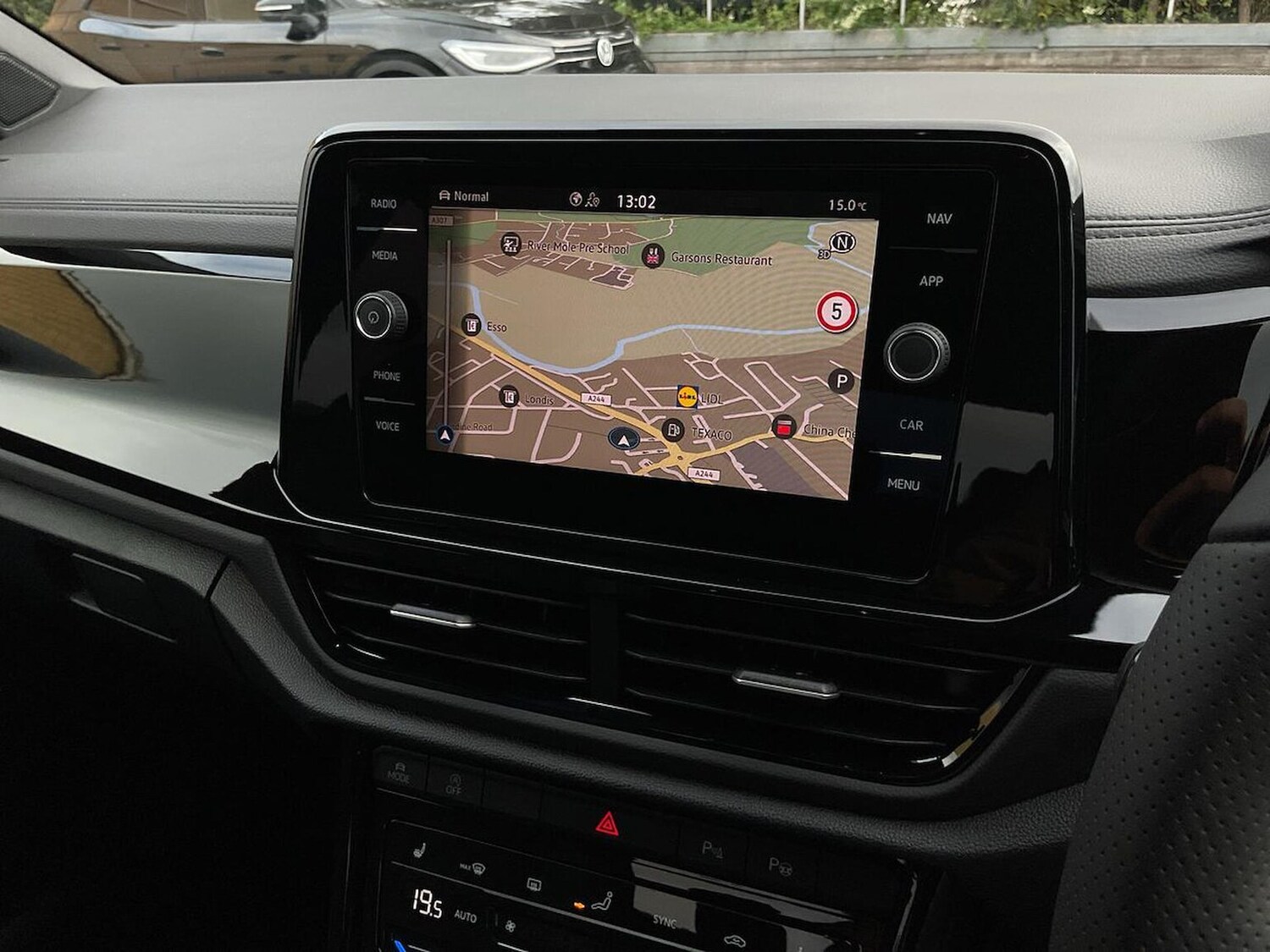 Used Volkswagen T-Roc 2025 for sale - 76249740: Photo 11