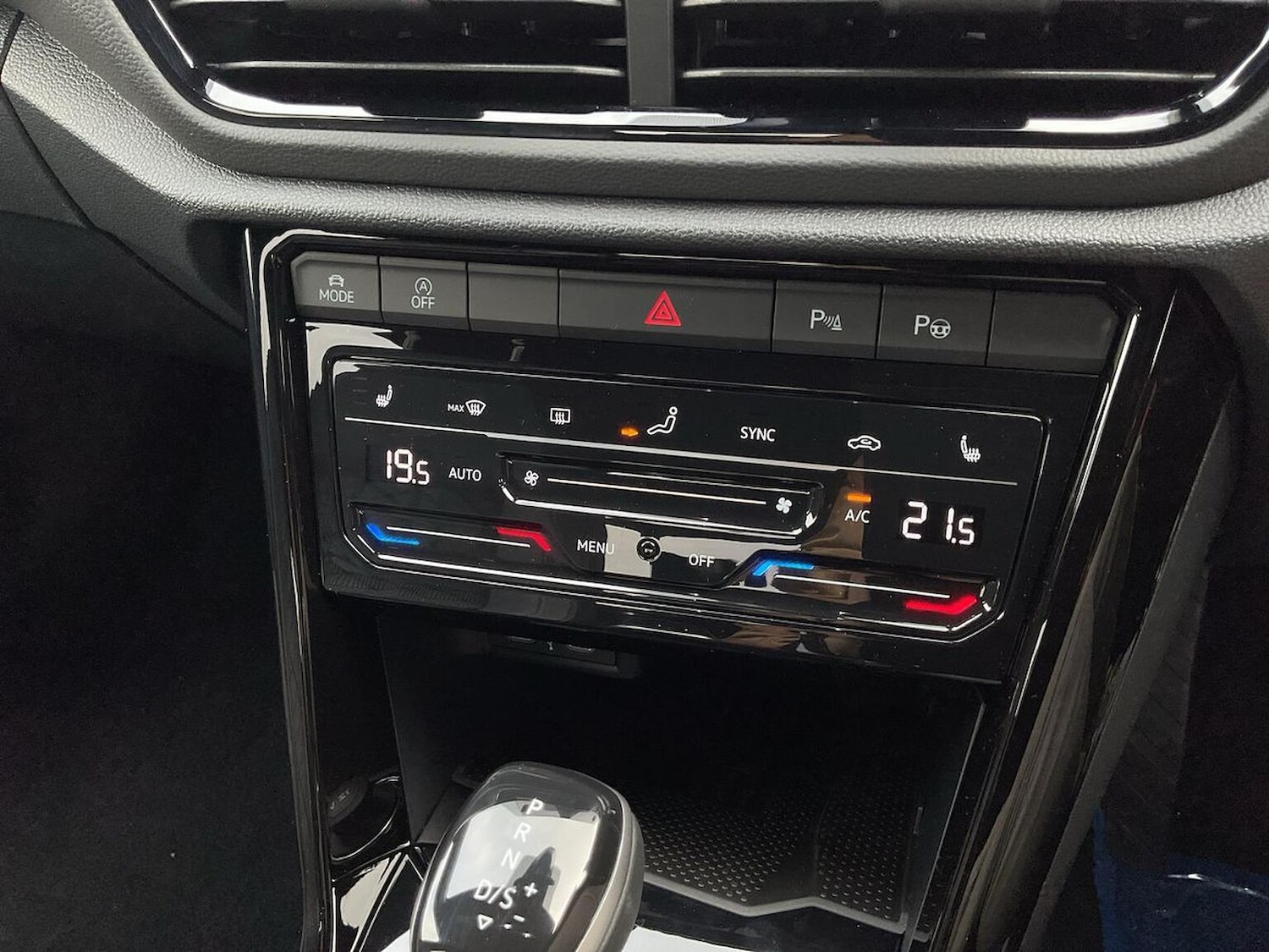 Used Volkswagen T-Roc 2025 for sale - 76249740: Photo 12