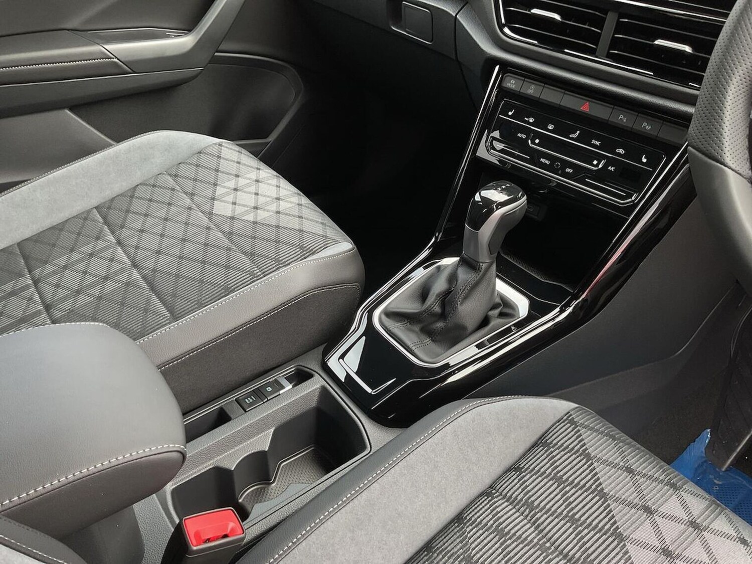 Used Volkswagen T-Roc 2025 for sale - 76249740: Photo 13