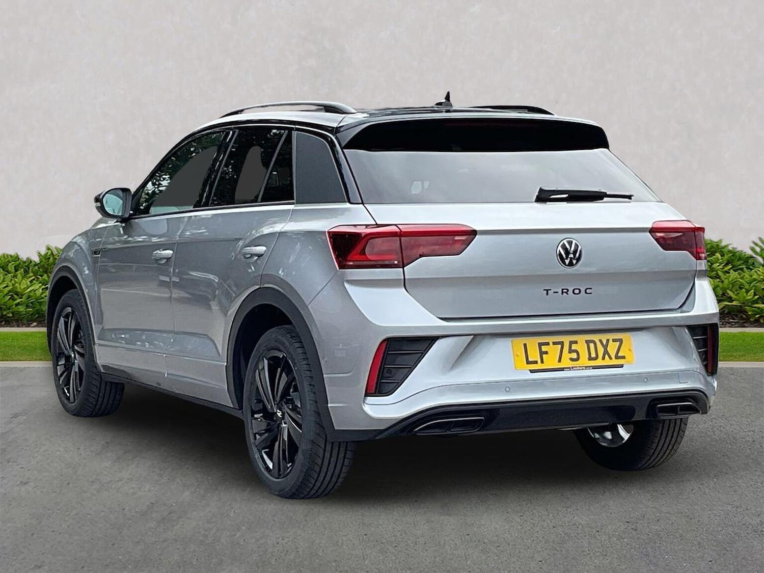 Used Volkswagen T-Roc 2025 for sale - 76249740: Photo 2