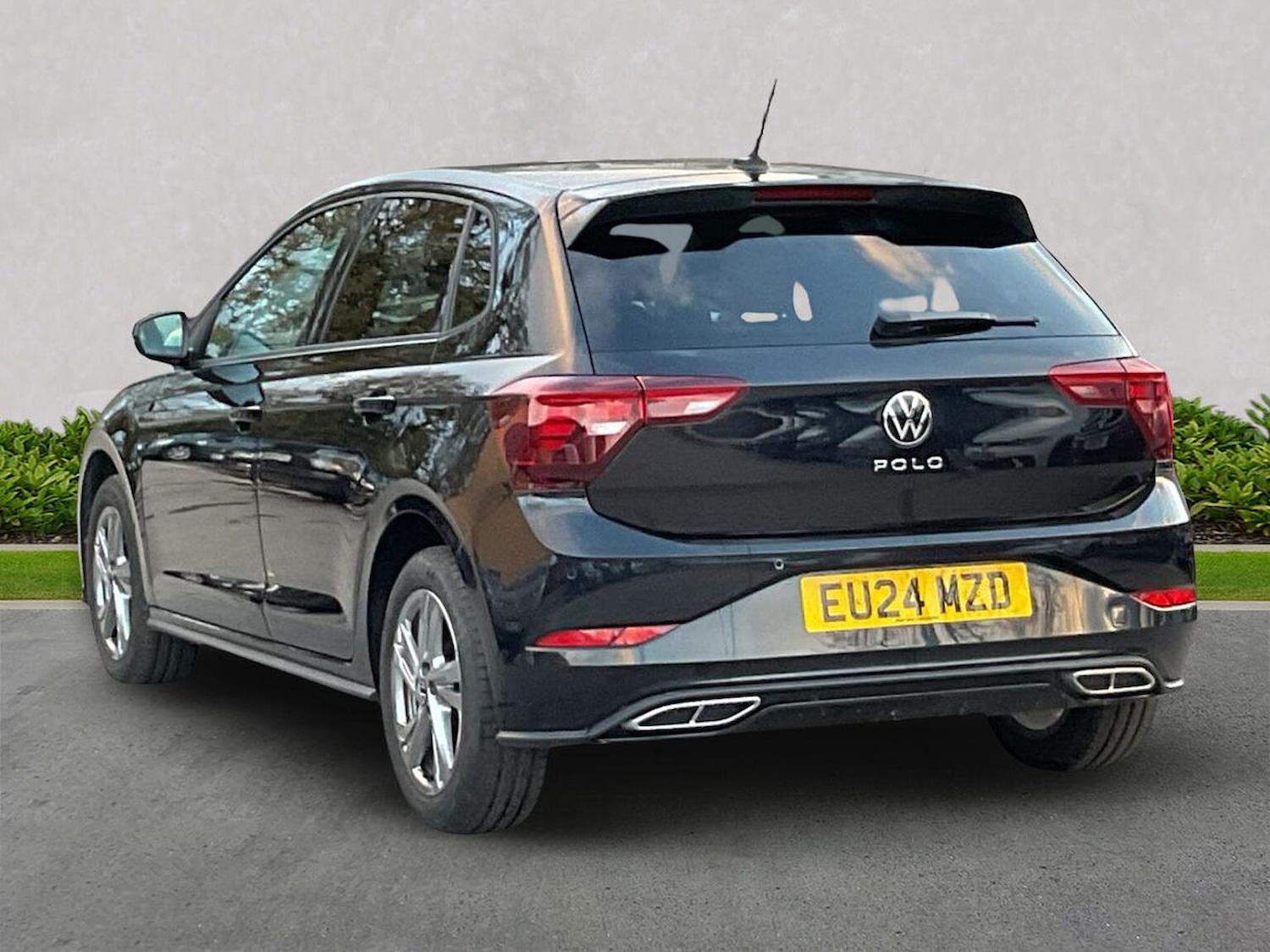 Used Volkswagen Polo 2024 for sale - 76637792: Photo 2