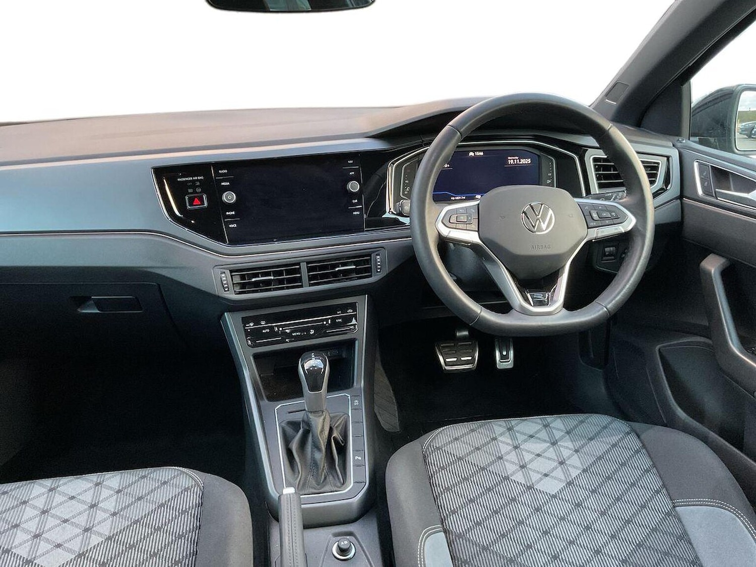 Used Volkswagen Polo 2024 for sale - 76637792: Photo 8