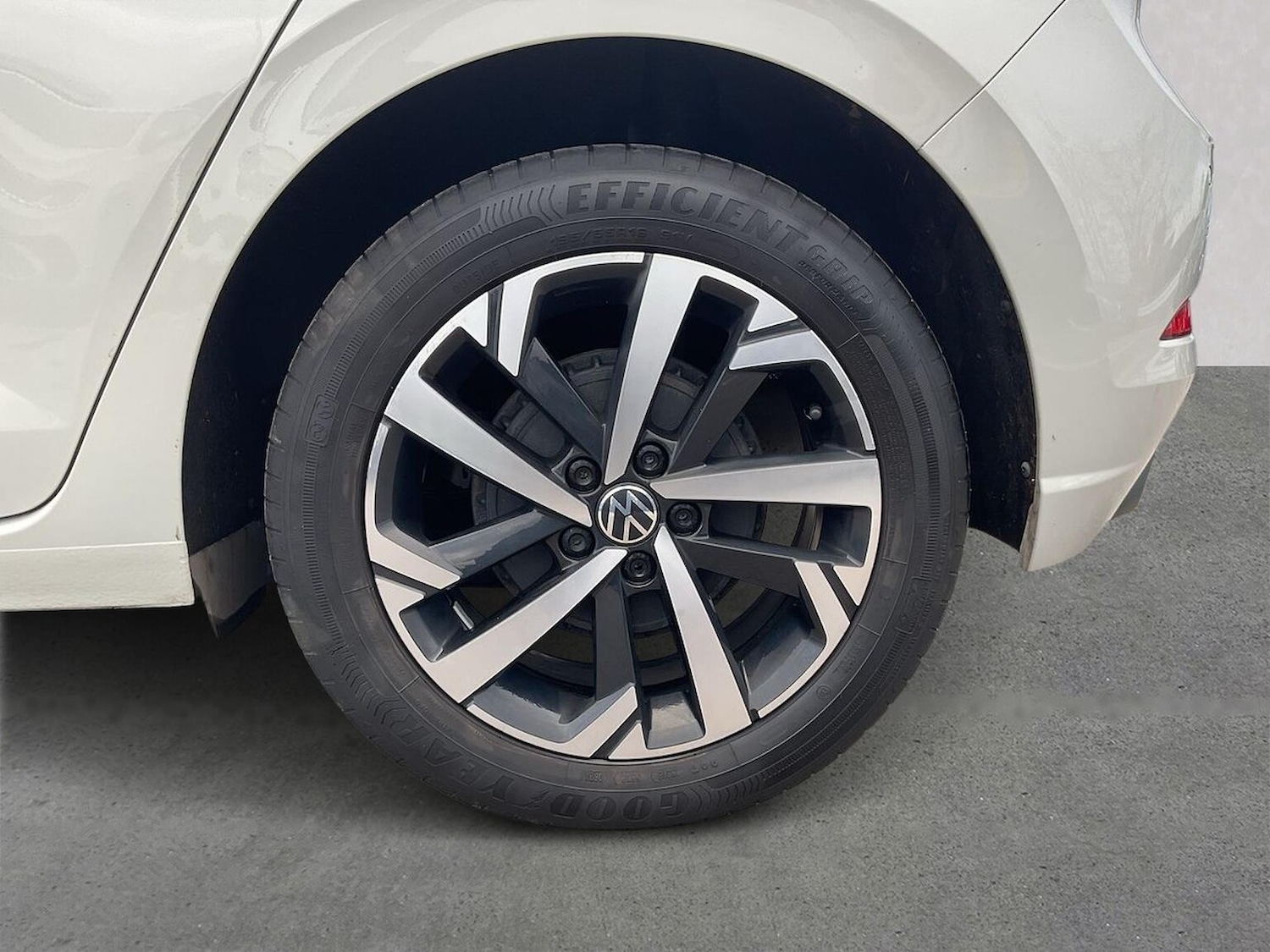 Used Volkswagen Polo 2024 for sale - 76947003: Photo 6