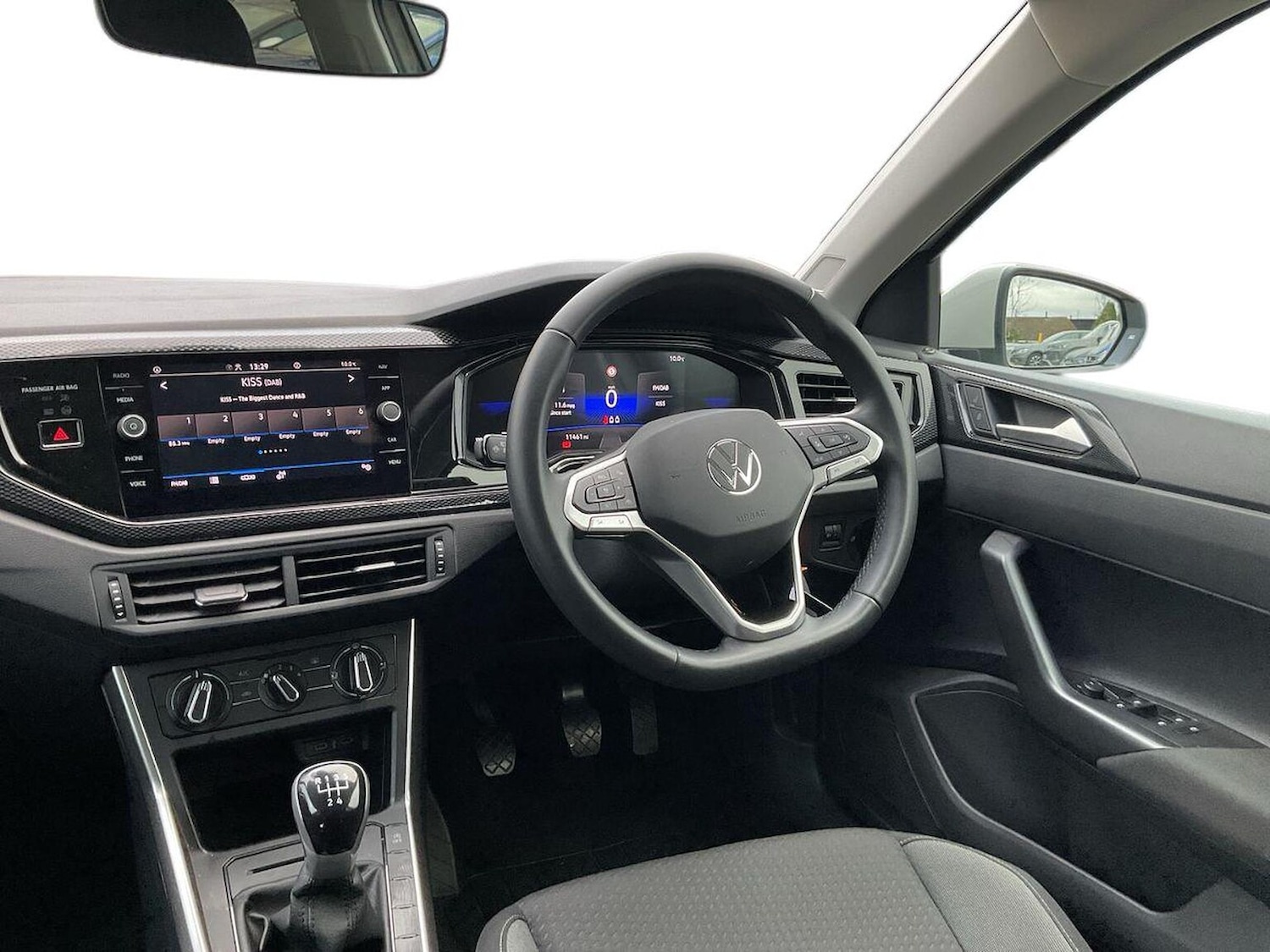 Used Volkswagen Polo 2024 for sale - 76947003: Photo 9